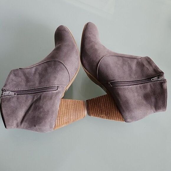 Report Faux Suede with Leather Stacked Heeled Boots - Picture 6 of 11